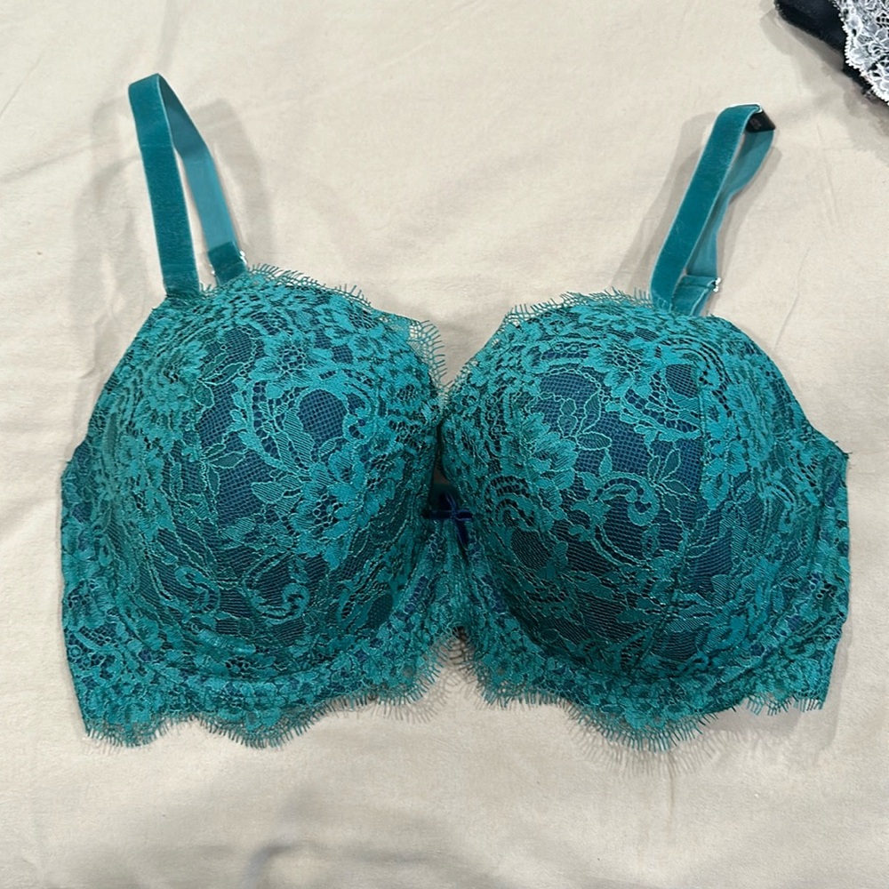 VS Bra NWT